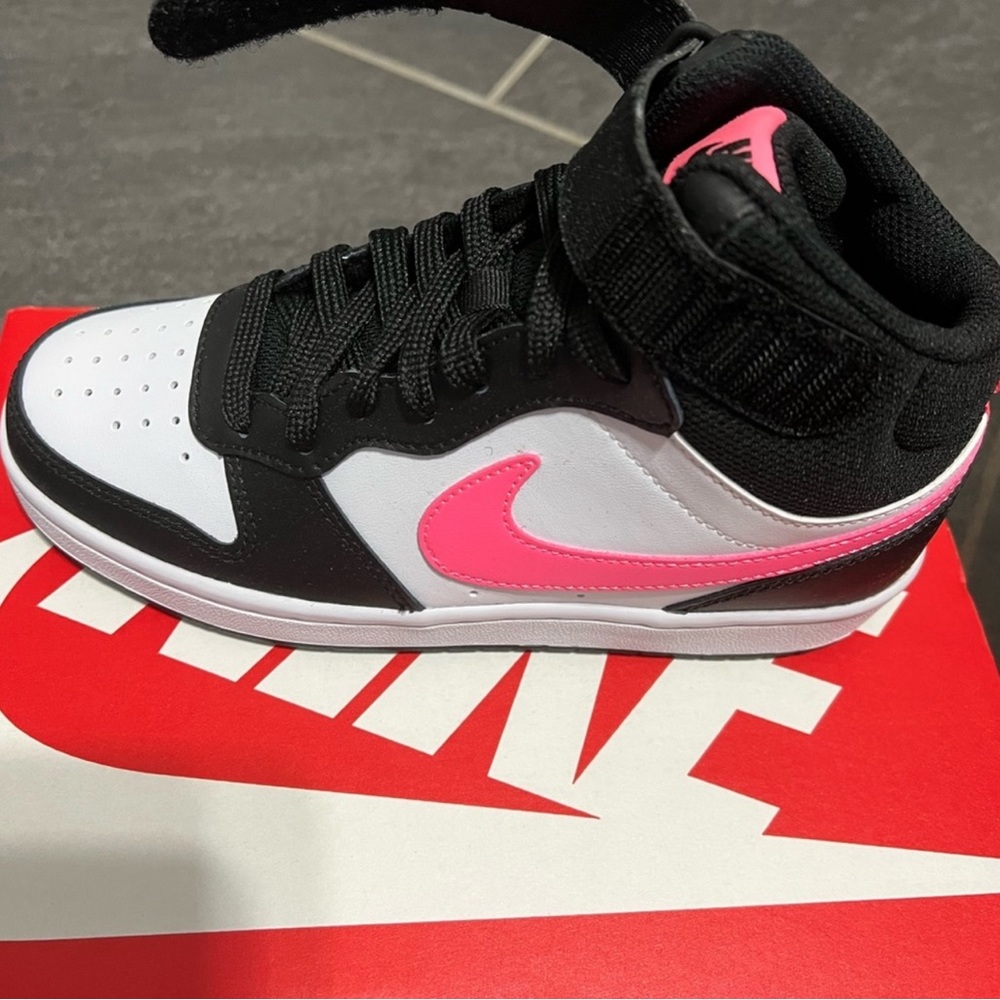 Nike Mid Rise dunks